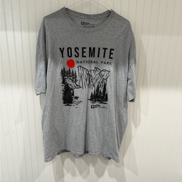 Yosemite National Park Gray T-Shirt - Picture 1 of 3
